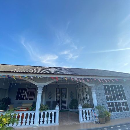 Teratak Tiga Homestay Padang Besar Kaki Bukit Buitenkant foto